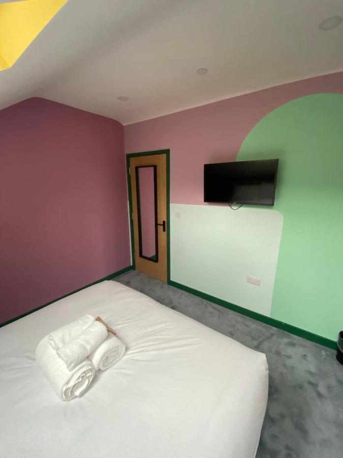 Aaron Wise - 51 Fitzhamon Apartments คาร์ดิฟฟ์ ภายนอก รูปภาพ