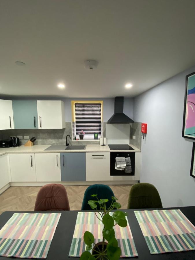 Aaron Wise - 51 Fitzhamon Apartments คาร์ดิฟฟ์ ภายนอก รูปภาพ