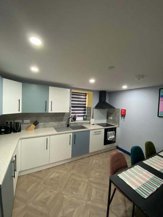 Aaron Wise - 51 Fitzhamon Apartments คาร์ดิฟฟ์ ภายนอก รูปภาพ