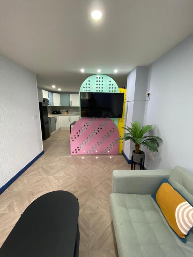 Aaron Wise - 51 Fitzhamon Apartments คาร์ดิฟฟ์ ภายนอก รูปภาพ