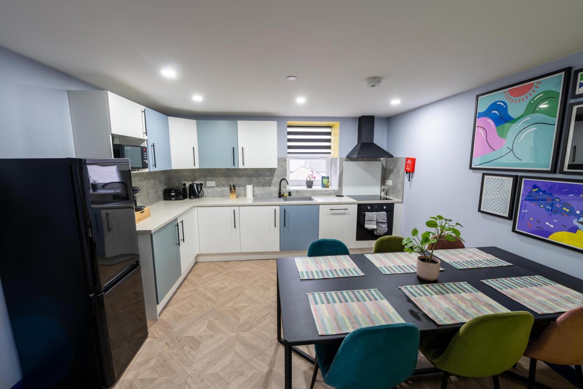 Aaron Wise - 51 Fitzhamon Apartments คาร์ดิฟฟ์ ภายนอก รูปภาพ
