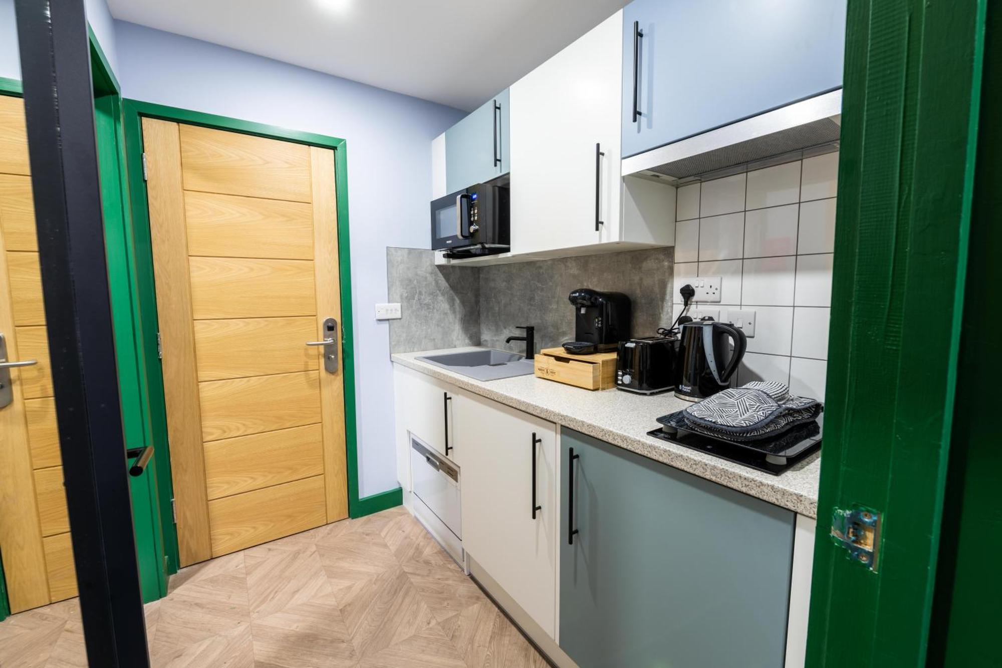 Aaron Wise - 51 Fitzhamon Apartments คาร์ดิฟฟ์ ภายนอก รูปภาพ